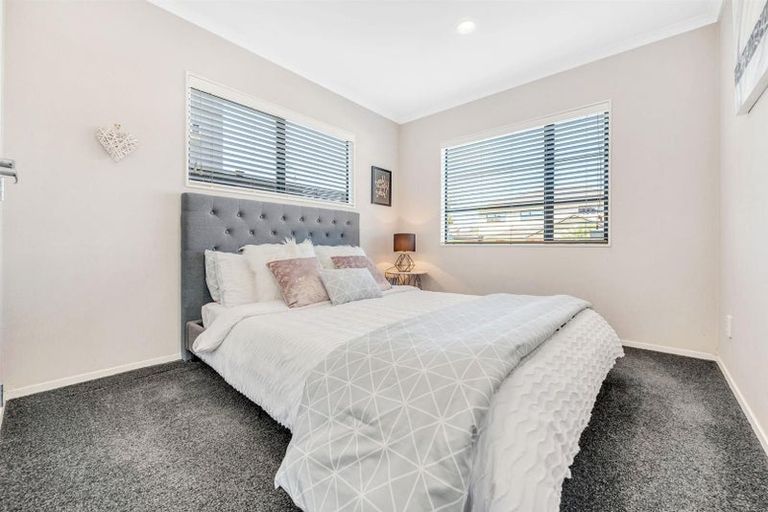 Photo of property in 14 Heidi Crescent, Flat Bush, Auckland, 2016