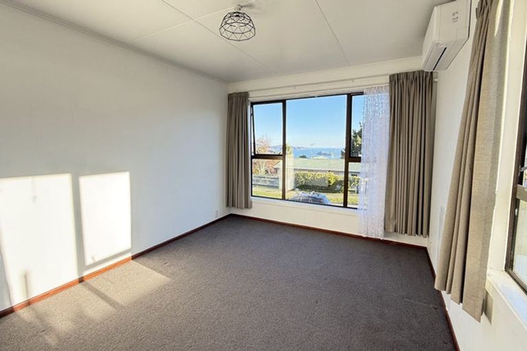 Photo of property in 17 Cypress Drive, Maungaraki, Lower Hutt, 5010