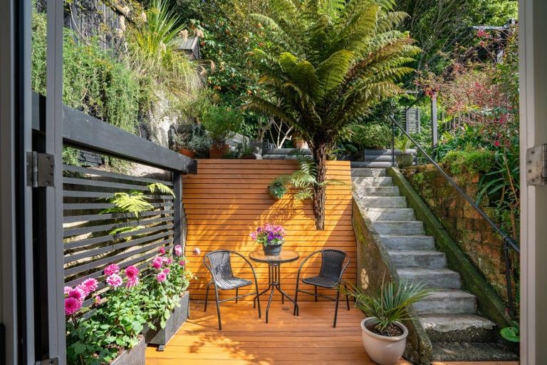 Photo of property in 25 Patanga Crescent, Thorndon, Wellington, 6011