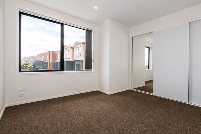 Photo of property in 43 Weir Lane, Silverdale, 0932