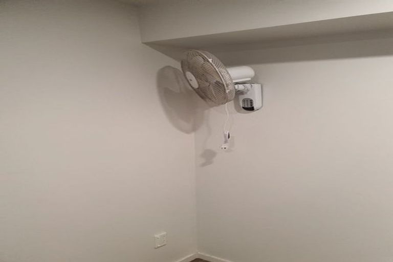 Photo of property in 18 Hydra Place, Glen Eden, Auckland, 0602