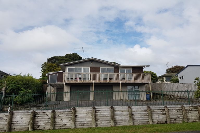 Photo of property in 14 Bellringer Road, Massey, Auckland, 0614