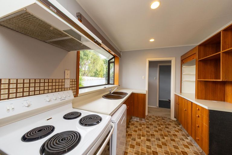 Photo of property in 88 Wikiriwhi Crescent, Awapuni, Palmerston North, 4412