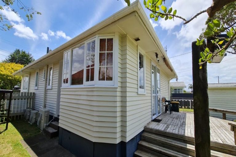 Photo of property in 13 Wallace Road, Mangere Bridge, Auckland, 2022