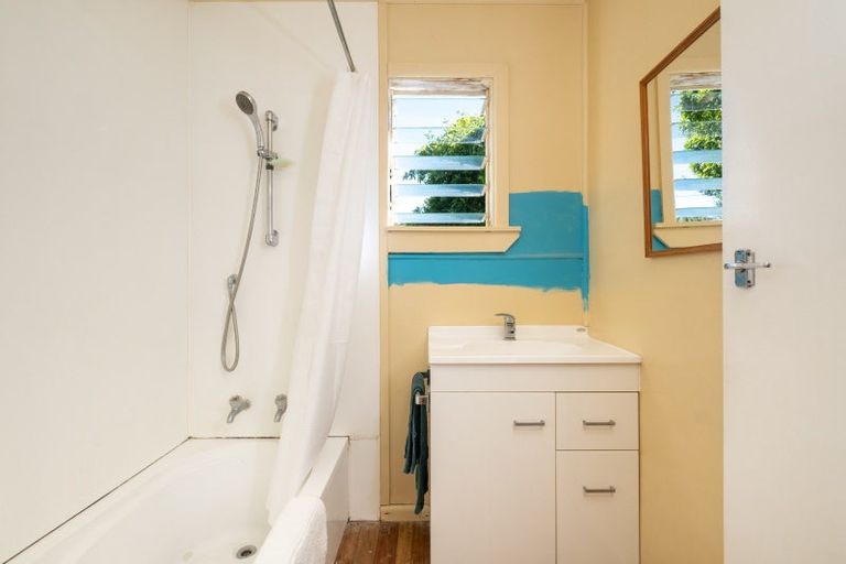 Photo of property in 1 Kuku Street, Te Awanga, 4102