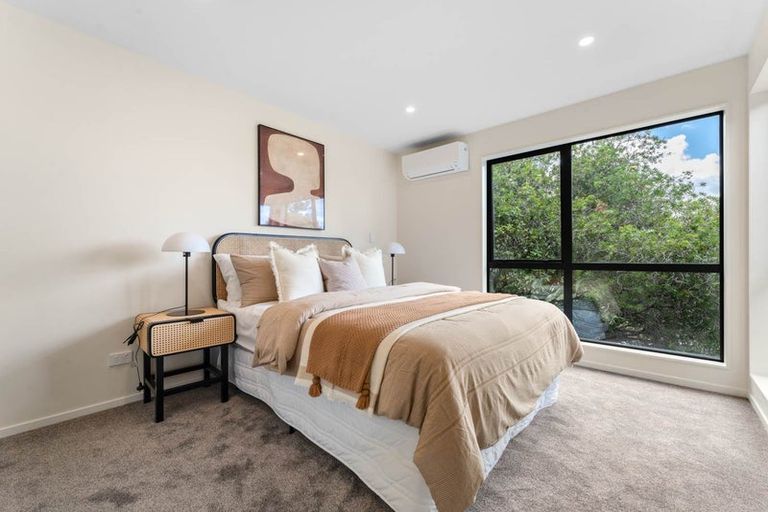 Photo of property in 78a Seaview Road, Glenfield, Auckland, 0629