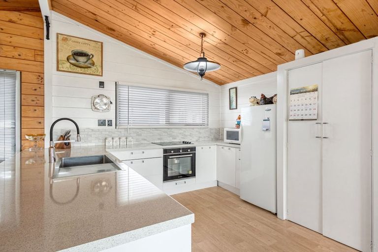 Photo of property in 9 Leeton Drive, Waipukurau, 4200