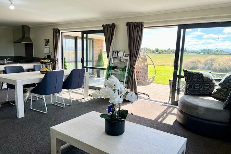 Photo of property in 1 Reeds Road, Darfield, 7510