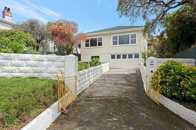 Photo of property in 69 Trelissick Crescent, Ngaio, Wellington, 6035