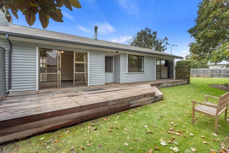 Photo of property in 6 Vancouver Crescent, Wainoni, Christchurch, 8061