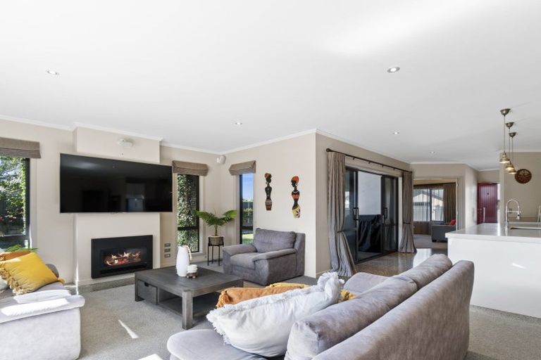 Photo of property in 11 Johnnybro Place, Rototuna North, Hamilton, 3210