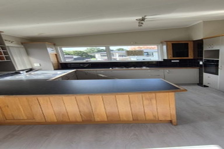 Photo of property in 1 Koromiko Place, Waiuku, 2123