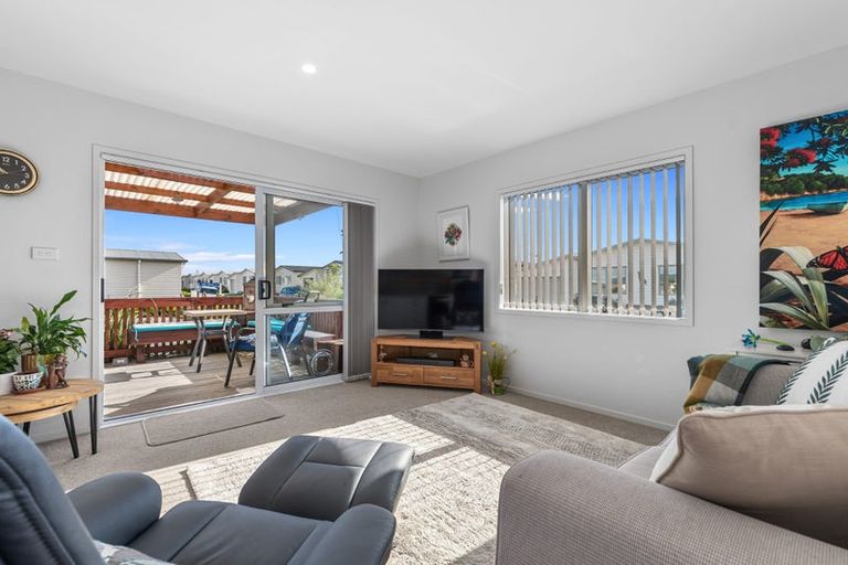 Photo of property in 11 Kamahi Crescent, Papamoa Beach, Papamoa, 3118