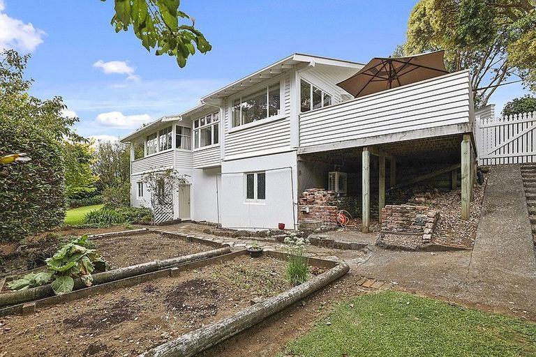 Photo of property in 20 Henui Street, Strandon, New Plymouth, 4312