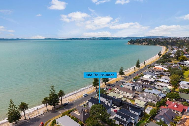 Photo of property in 18a The Esplanade, Eastern Beach, Auckland, 2012