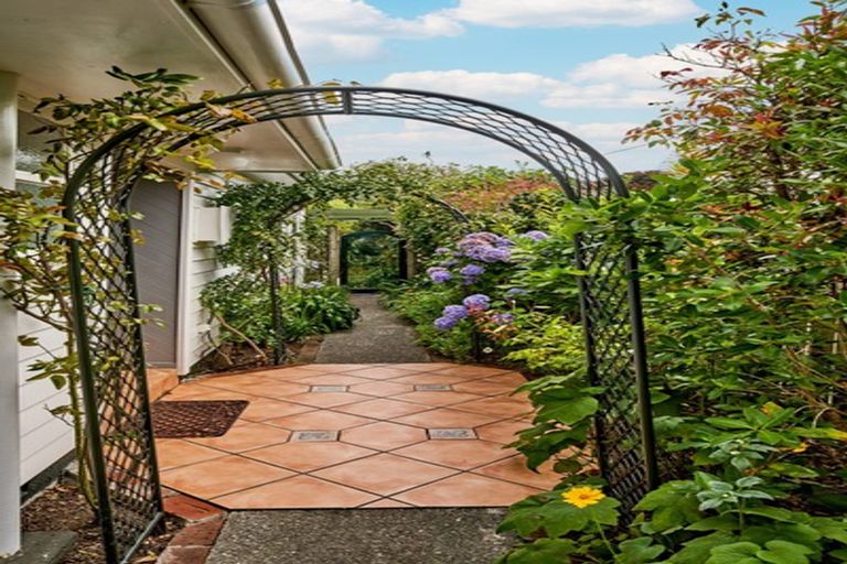 Photo of property in 196 Karori Road, Karori, Wellington, 6012