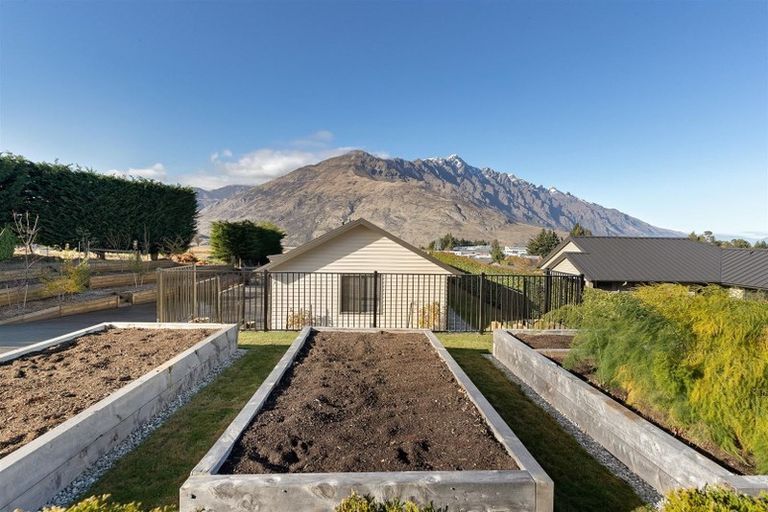 Photo of property in 6 Batsford Lane, Lower Shotover, Queenstown, 9371