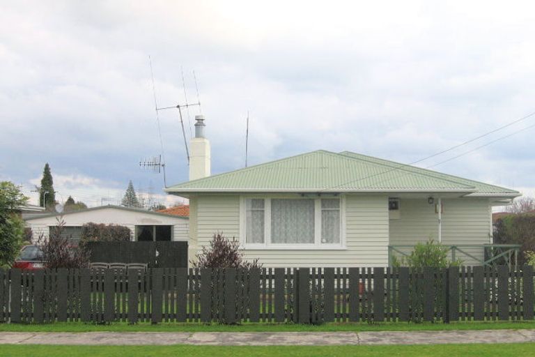 Photo of property in 5a Pemberton Crescent, Greerton, Tauranga, 3112