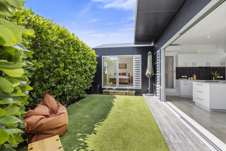 Photo of property in 20 Mantell Street, Seatoun, Wellington, 6022