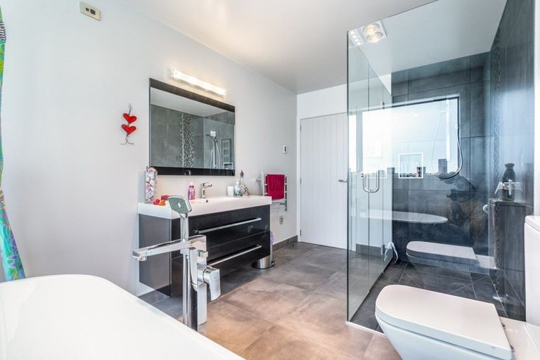 Photo of property in 136 Howden Street, Te Anau, 9600