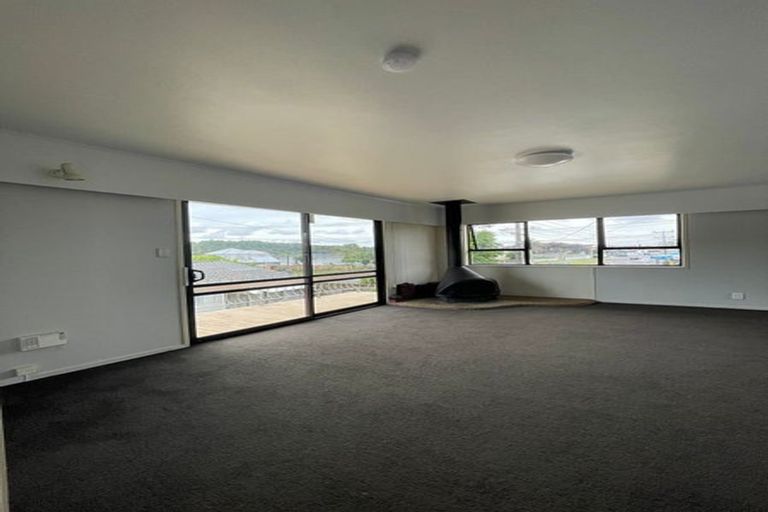 Photo of property in 226 Henderson Valley Road, Henderson, Auckland, 0612