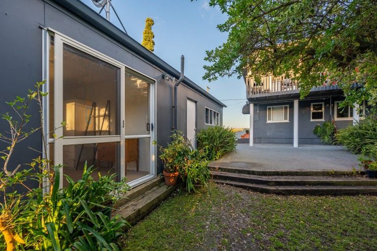 Photo of property in 14 Le Quesne Road, Bay View, Napier, 4104