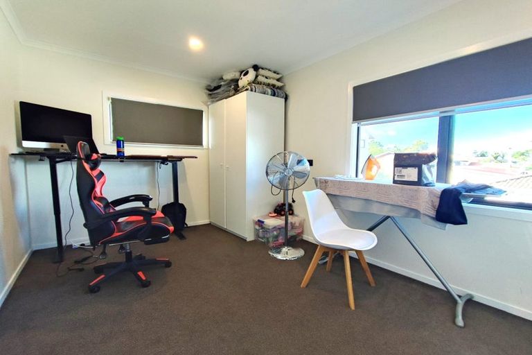 Photo of property in 120 Golf Road, New Lynn, Auckland, 0600