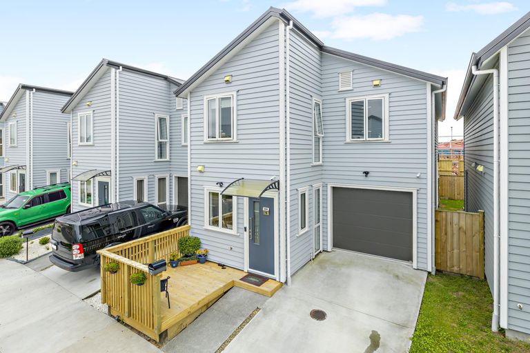 Photo of property in 9 Riroriro Close, Papakura, 2110