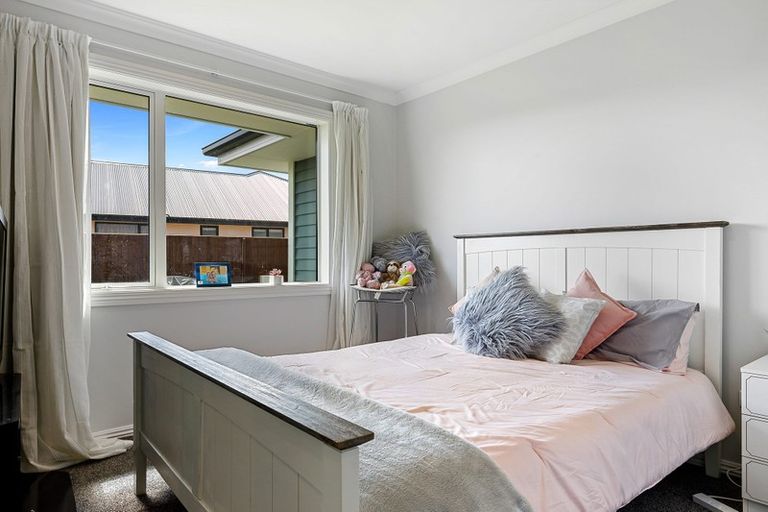 Photo of property in 66 Watkins Drive, Rangiora, 7400