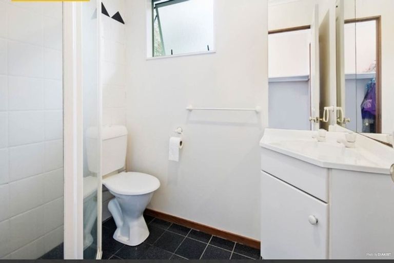 Photo of property in 17a Arirang Rise, Pinehill, Auckland, 0632