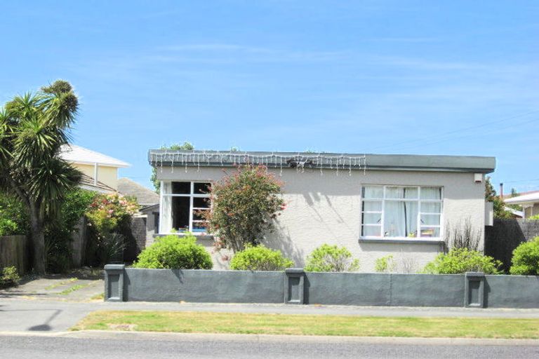 Photo of property in 387 Estuary Road, South New Brighton, Christchurch, 8062