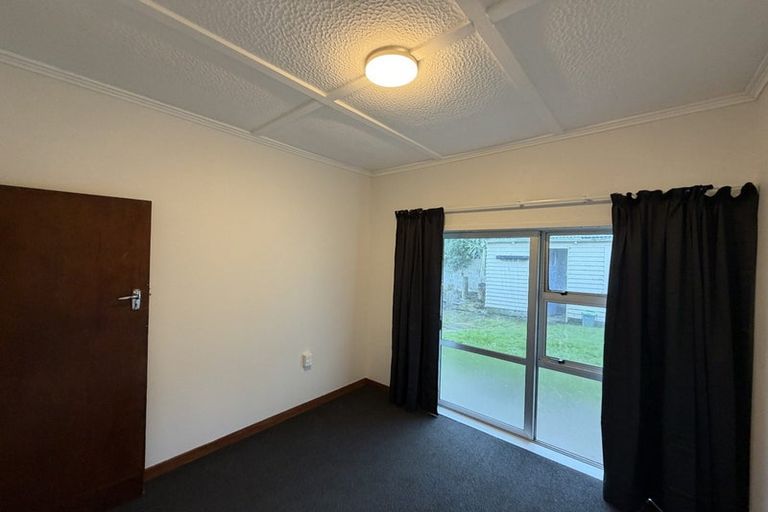 Photo of property in 113 Mangorei Road, Merrilands, New Plymouth, 4312