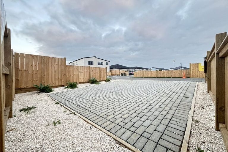 Photo of property in 7 Andy Crescent, Flat Bush, Auckland, 2016