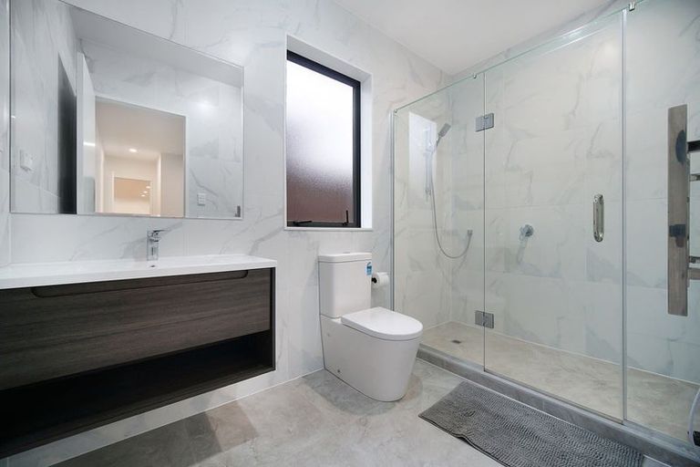 Photo of property in 7 Tautoru Avenue, Orewa, 0931