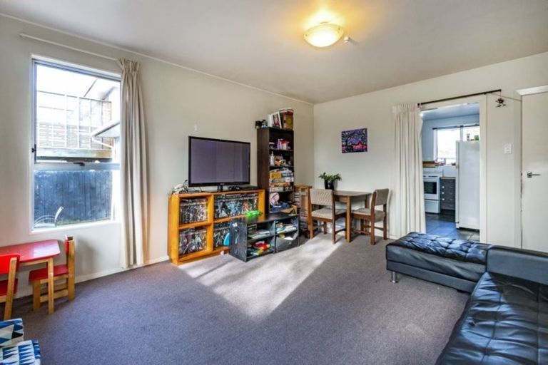 Photo of property in 2/125 Geraldine Street, Edgeware, Christchurch, 8013