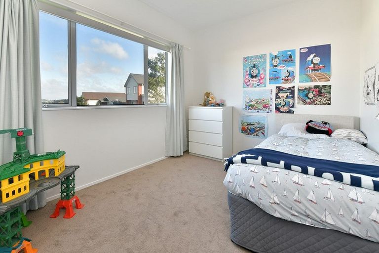 Photo of property in 33 Kaipuke Crescent, Gulf Harbour, Whangaparaoa, 0930