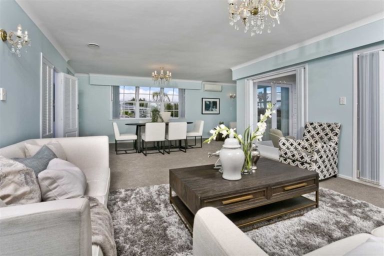 Photo of property in 35 Northumberland Avenue, Belmont, Auckland, 0622