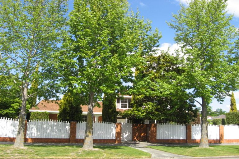 Photo of property in 23 Witbrock Crescent, Burnside, Christchurch, 8053