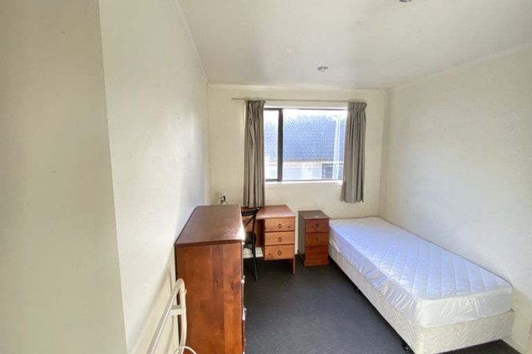 Photo of property in 8b Schnapper Rock Road, Schnapper Rock, Auckland, 0632