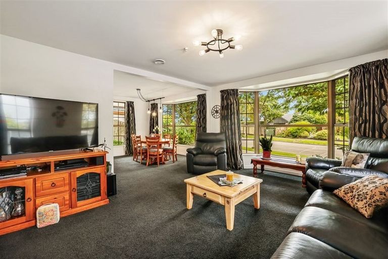 Photo of property in 6 Applewood Place, Casebrook, Christchurch, 8051