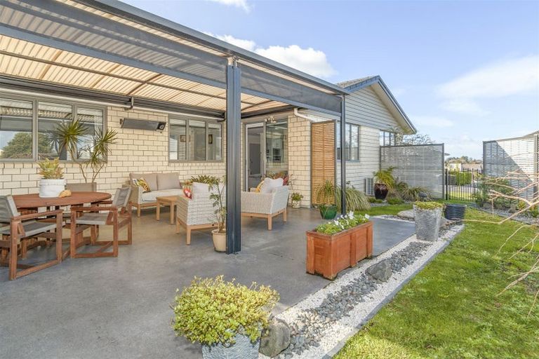 Photo of property in Waterview Estate, 6/4 Greystone Place, Omokoroa, 3114