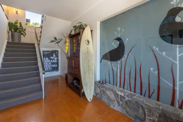 Photo of property in 32 Manly Esplanade, Browns Bay, Auckland, 0630