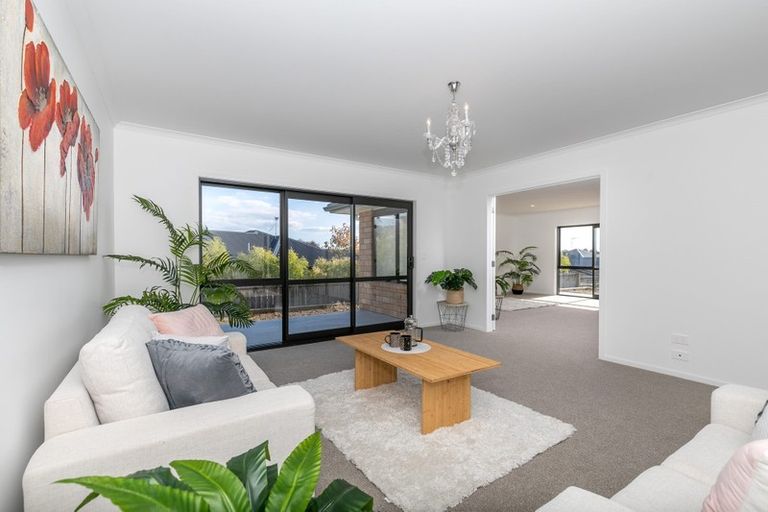 Photo of property in 8 Bosun Place, Te Atatu Peninsula, Auckland, 0610