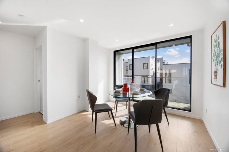 Photo of property in 45 Waihou Crescent, Albany Heights, Auckland, 0632