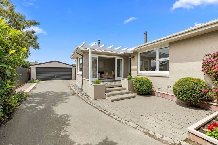 Photo of property in 8 Chedworth Avenue, Bishopdale, Christchurch, 8053