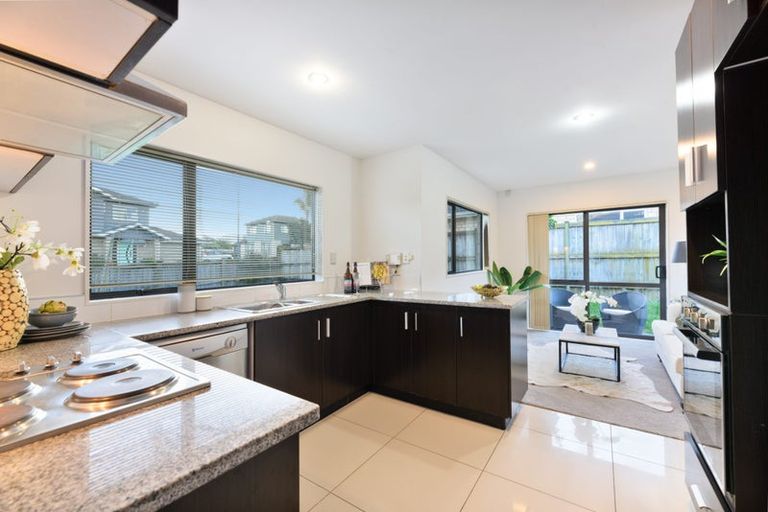 Photo of property in 6 Riverglade Parkway, Te Atatu South, Auckland, 0610