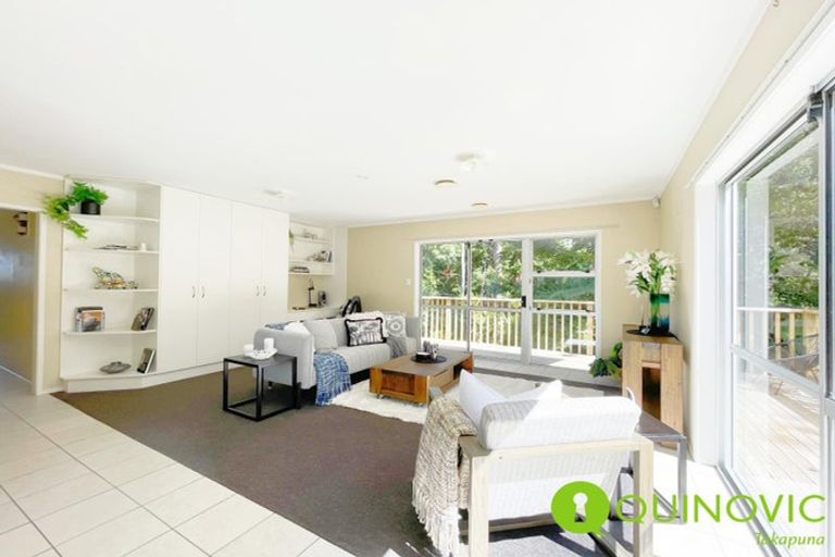 Photo of property in 1/25 Edgware Road, West Harbour, Auckland, 0618