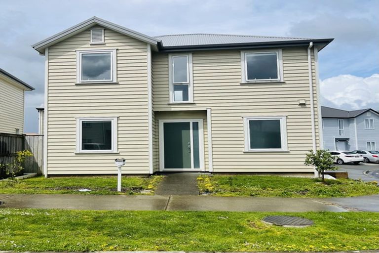 Photo of property in 7 Warbler Crescent, Papakura, 2110
