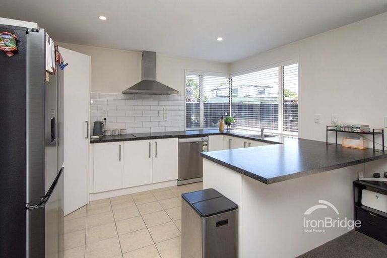 Photo of property in 2/39a Woodbury Street, Avonhead, Christchurch, 8042