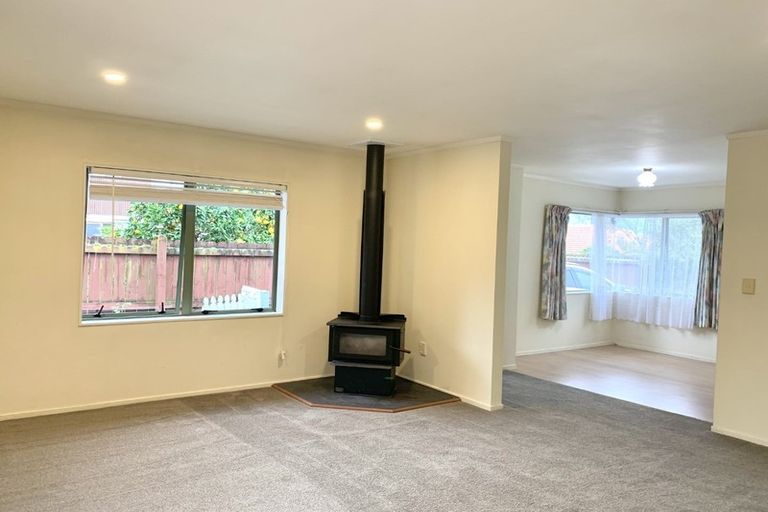 Photo of property in 5 Millstream Drive, Henderson, Auckland, 0610